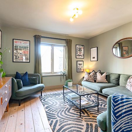 Stylish Seaside Home With King Beds And Parking سكرابورو المظهر الخارجي الصورة
